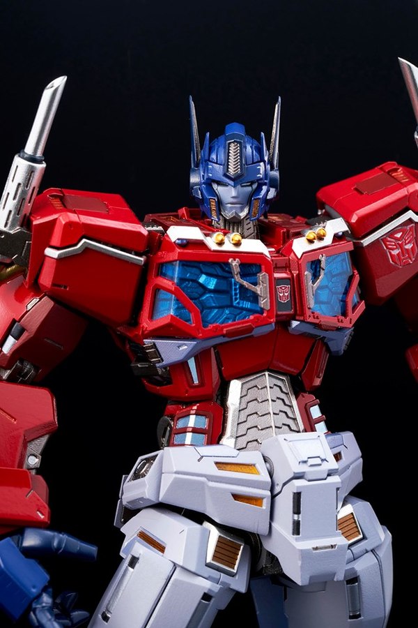 Flame Toys Kuro Kara Kuri Optimus Prime Promo Gallery 17 (17 of 21)